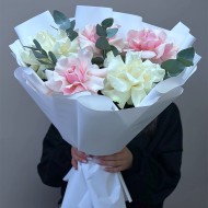 Микс белых и розовых французских роз Микс белых и розовых французских роз